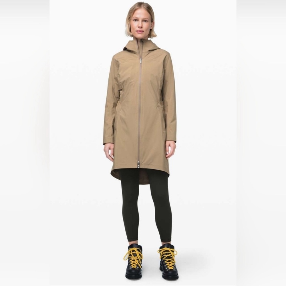 Lululemon Rebel Rain Jacket - Size 8